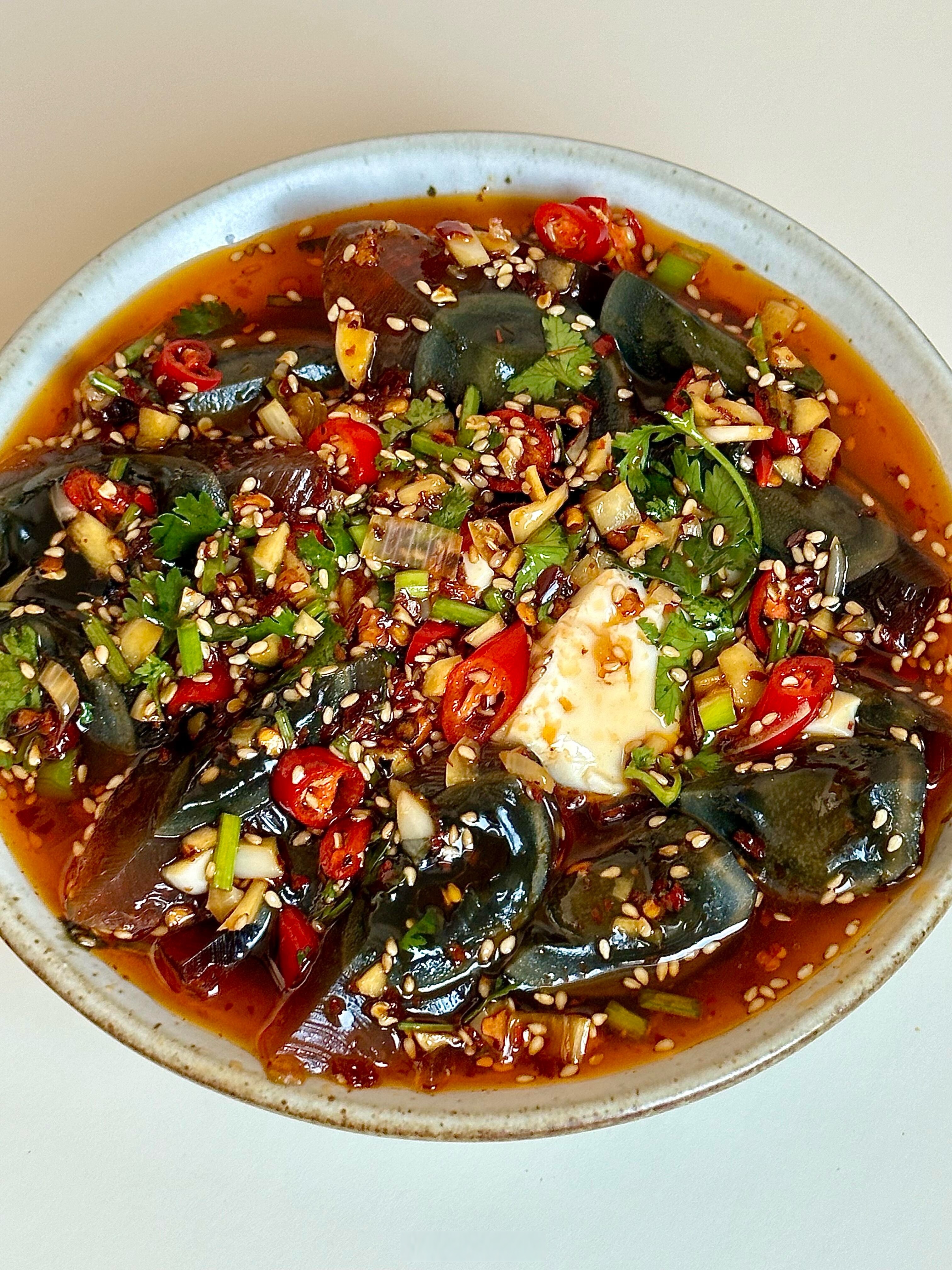 皮蛋豆腐凉拌做法