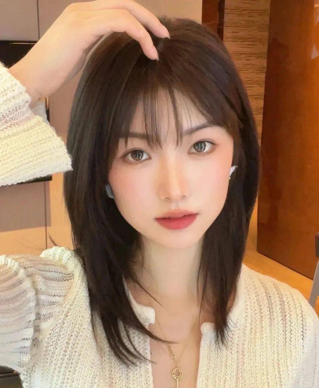 脸圆的人适合什么发型