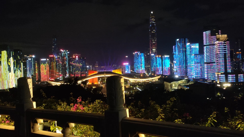 2023深圳莲花山有灯光秀么